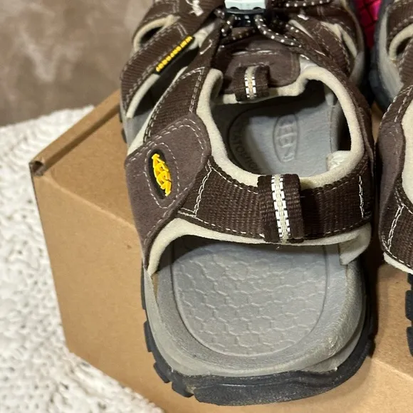 Keen waterproof sandals women 39 8.5 brown black gray tan hiking trail shoe lake