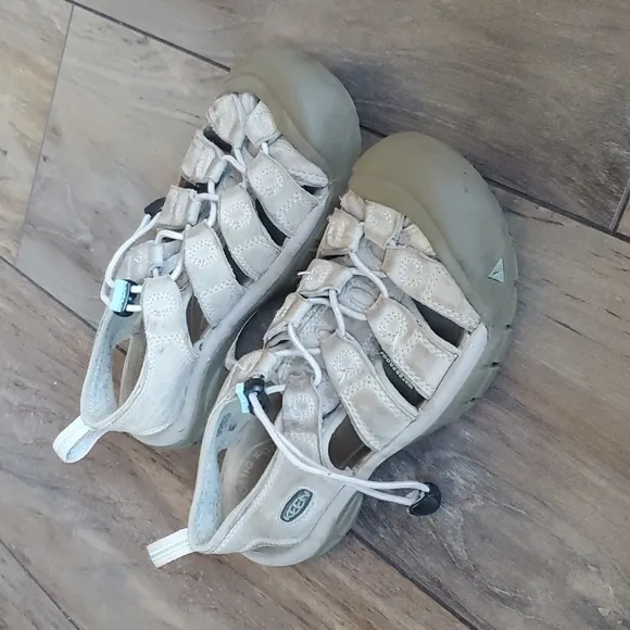 Keen Womens Whisper Waterproof  Outdoor Hiking sandals shoes sz 6