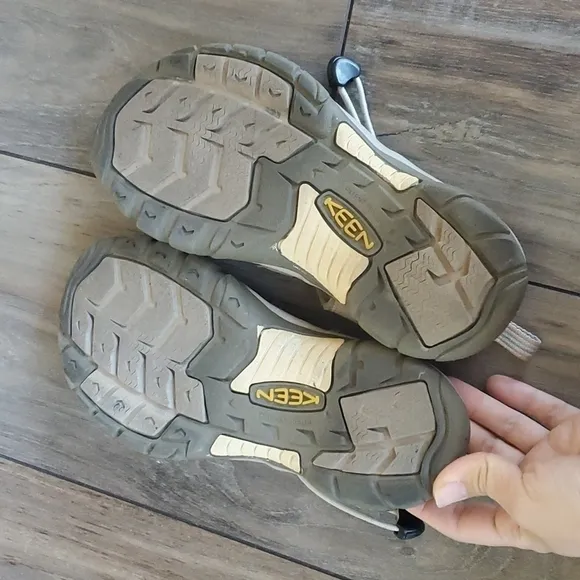 Keen Womens Whisper Waterproof  Outdoor Hiking sandals shoes sz 6