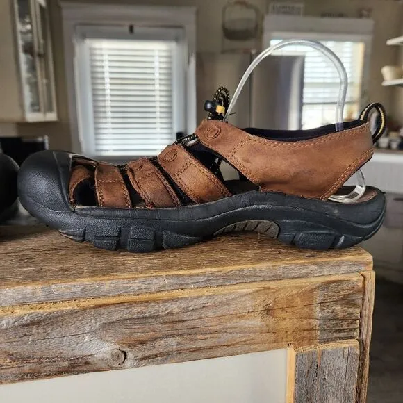 Keen Newport Sandals Men 11 Brown Leather Waterproof Sport Hiking  Sanitized RTW
