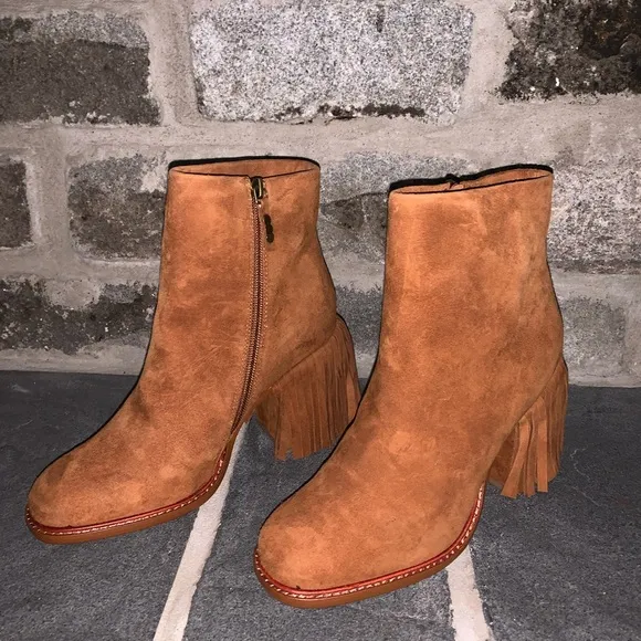 Kelsi Dagger Brooklyn Linx Suede Fringe Heel Ankle Boots/Booties