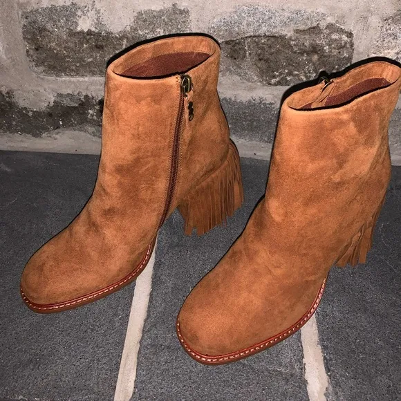 Kelsi Dagger Brooklyn Linx Suede Fringe Heel Ankle Boots/Booties
