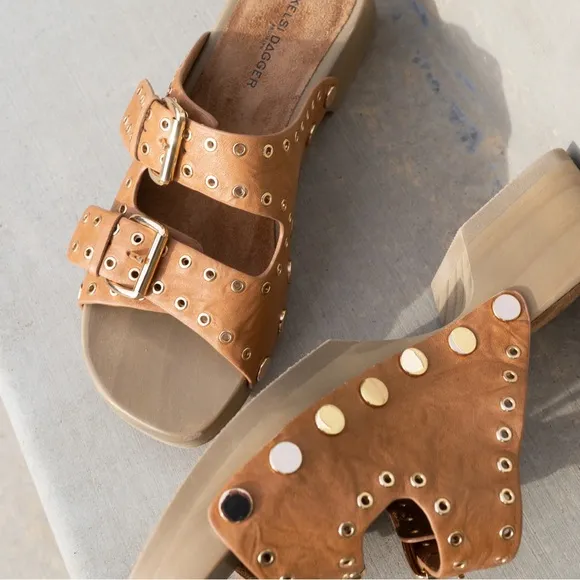 Kelsi Dagger Jolt Tan Clog Sandals