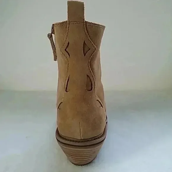kelsi Dagger suede western cowgirl  ankle boots