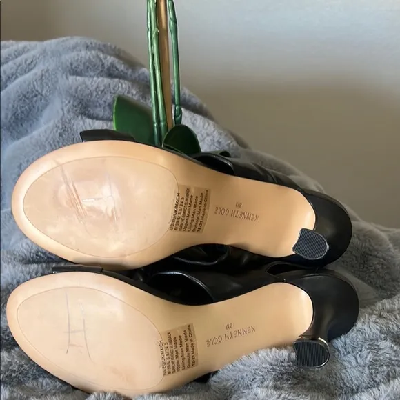 Kenneth Cole Black High-Heeled Sandals NWOT retail $129