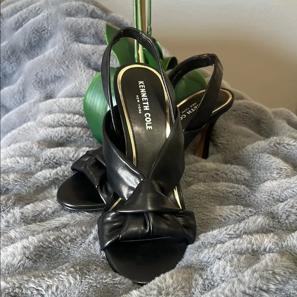 Kenneth Cole Black High-Heeled Sandals NWOT retail $129