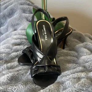 Kenneth Cole Black High-Heeled Sandals NWOT retail $129