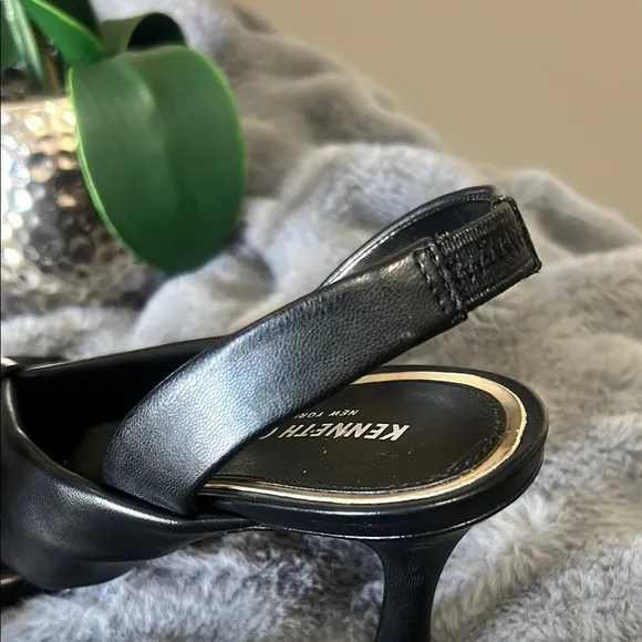 Kenneth Cole Black High-Heeled Sandals NWOT retail $129
