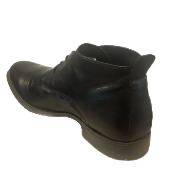 Kenneth Cole chukka boots EUC