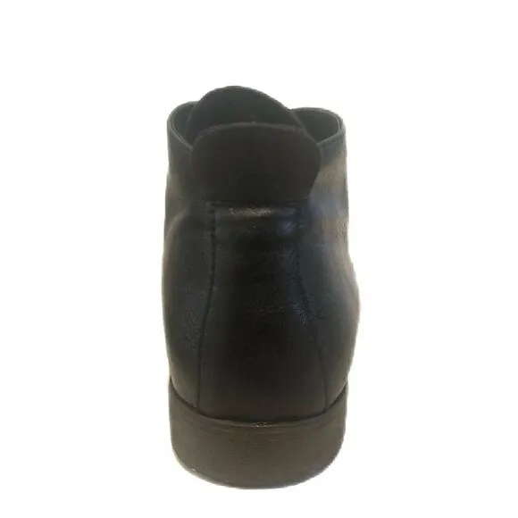 Kenneth Cole chukka boots EUC