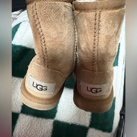Kids Toddler girls UGG classic II chestnut boots