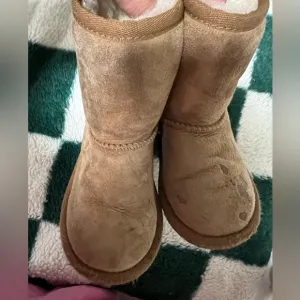 Kids Toddler girls UGG classic II chestnut boots