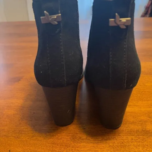 Koolaburra by Ugg Dvita black suede ankle chelsea heeled boots booties 7