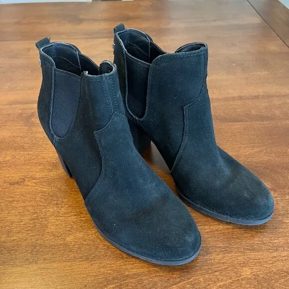 Koolaburra by Ugg Dvita black suede ankle chelsea heeled boots booties 7