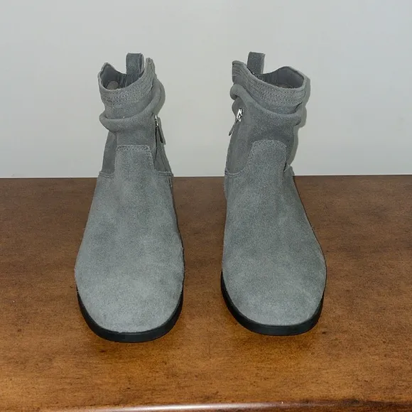 Koolaburra by Ugg Lorelei Suede Ankle Boots Gray Size 10