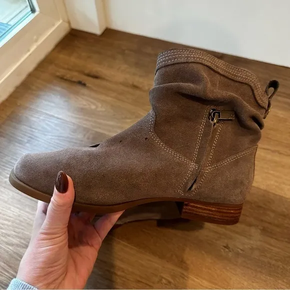 Koolaburra by UGG Lorelei Suede Boots Size 7 Women’s Taupe Brown Slouchy Shoes