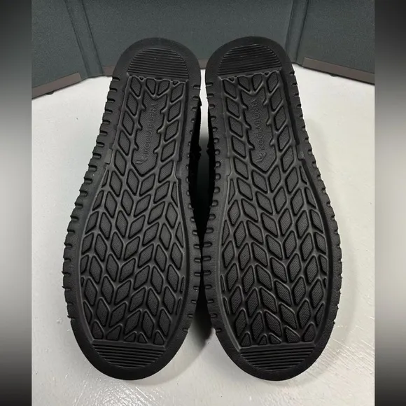 Koolaburra by UGG Men's Size 10 Asaiah Chukka Boots Black Leather Suede NEW