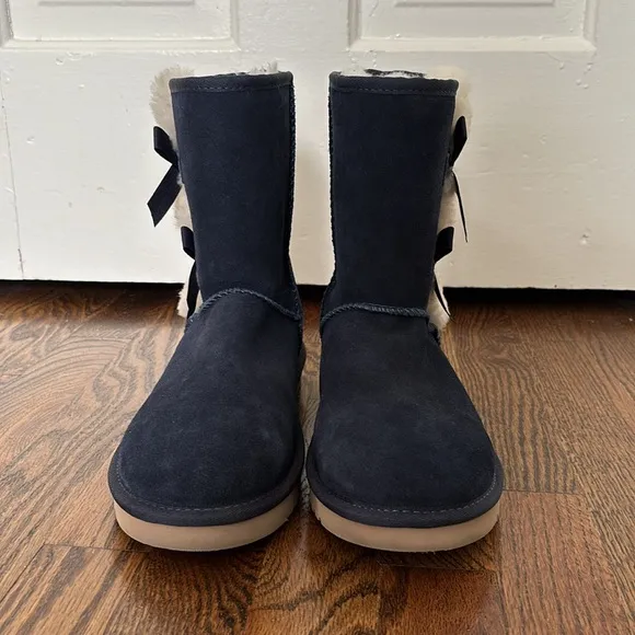 Koolaburra By UGG Navy Blue Suede Shearling Sherpa Lined Calf Boots Bow Accent