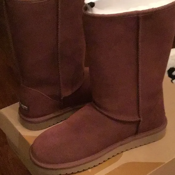 KOOLABURRA BY UGGS Women's Classic Tall Boots cappuccino size 8 new in box