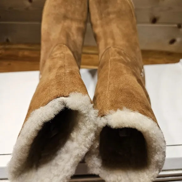 Koolaburra Women's Brown/TanSuede Boots By Ugg Size 7