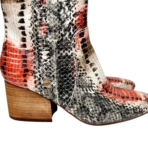 Kork Ease Leland Boots Snake Embossed SZ 6.5