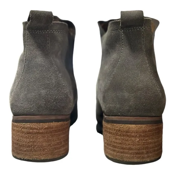 Korks Gray Suede Ankle Boots Size 10 Kork Ease Boots