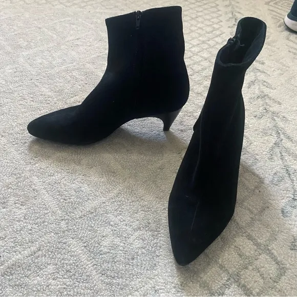 La CANADIENNE black suede pointed steel stiletto