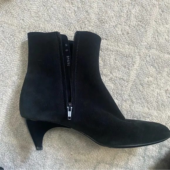 La CANADIENNE black suede pointed steel stiletto