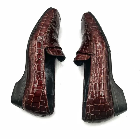 La Canadienne  Croc-Embossed Patent Leather LoafersSz 6.5