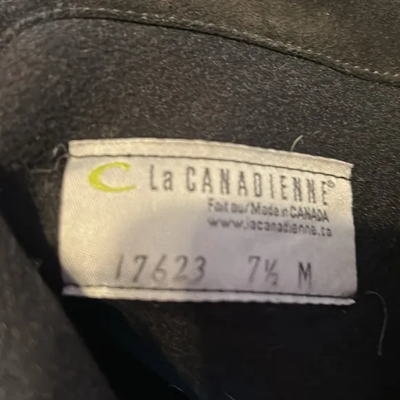 La Canadienne Madlen Black Suede Boots size 7 1/2