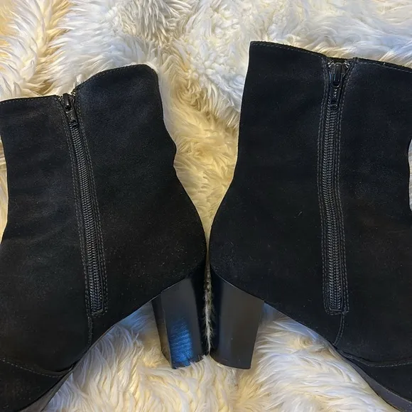 La Canadienne Madlen Black Suede Boots size 7 1/2