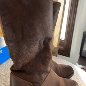 LA CANADIENNE WOMEN BOOTS Size 9.5