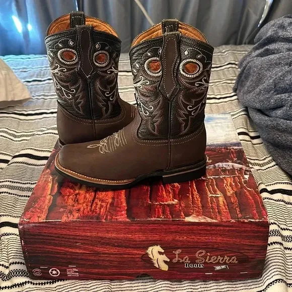 La Sierra Boots kids size 5 1/2