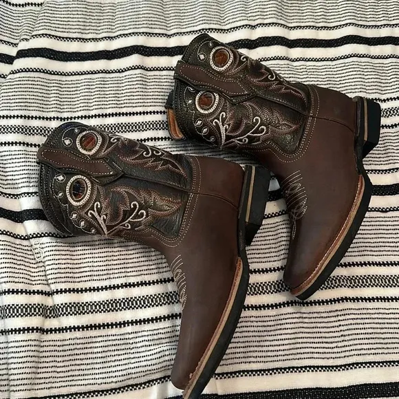 La Sierra Boots kids size 5 1/2
