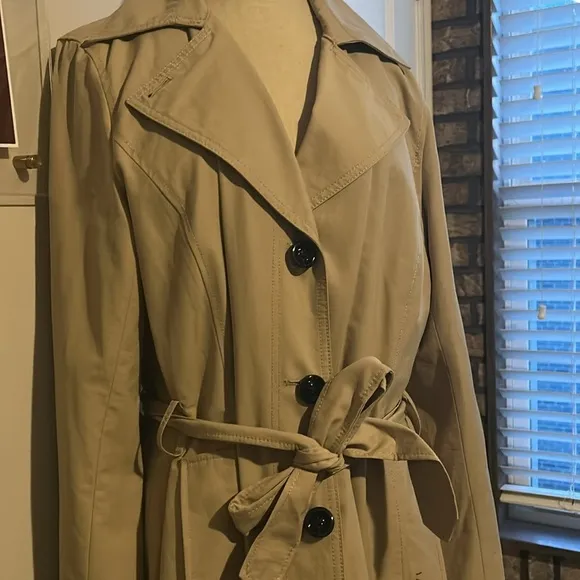 Lands' End Beige Double-Breasted Trench Coat | Size M (10/12) | Classic Staple