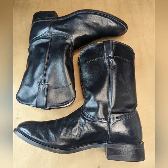 Laredo Boots men's size 10.5EE black leather Classic Western Roper cowboy boots.