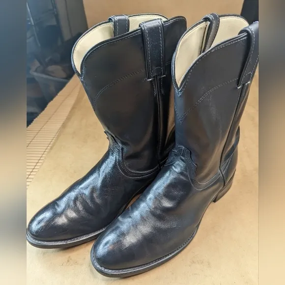 Laredo Boots men's size 10.5EE black leather Classic Western Roper cowboy boots.