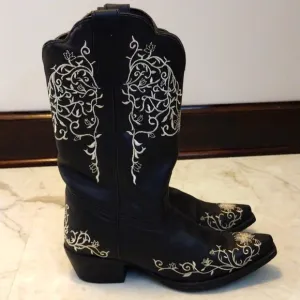Laredo cowboy boots.