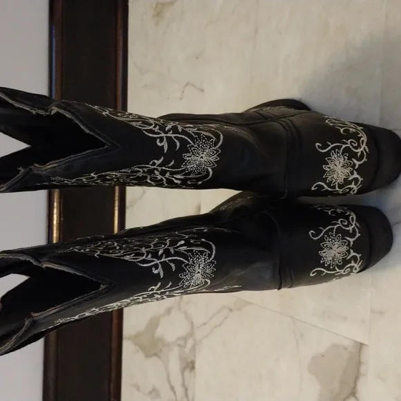 Laredo cowboy boots.