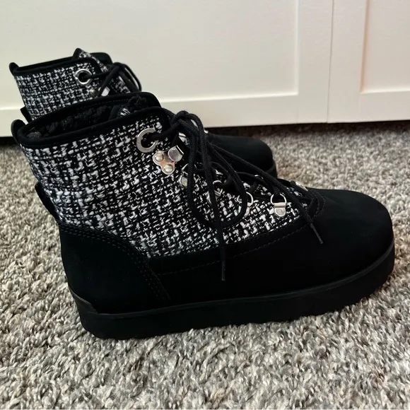 Larroude Women’s Vail Black Suede Tweed Boots NWOT Size‎ 9