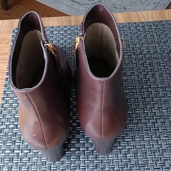 LAUREN Ralph Lauren women's boots-NEW