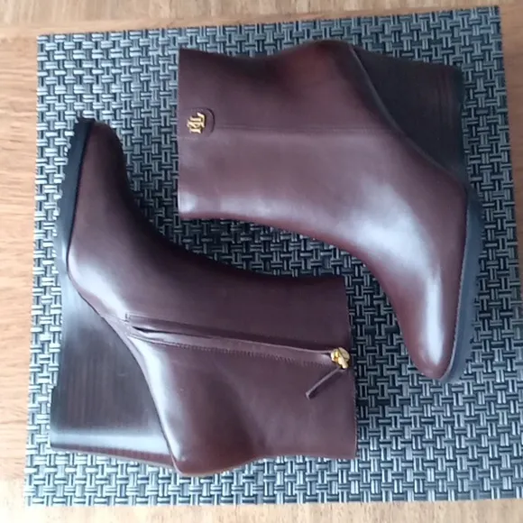 LAUREN Ralph Lauren women's boots-NEW