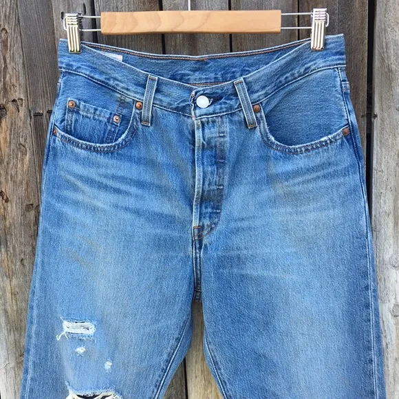 Levi’s 501 Original High Rise Straight Leg Distressed Crop Jean Sansome Blue 28