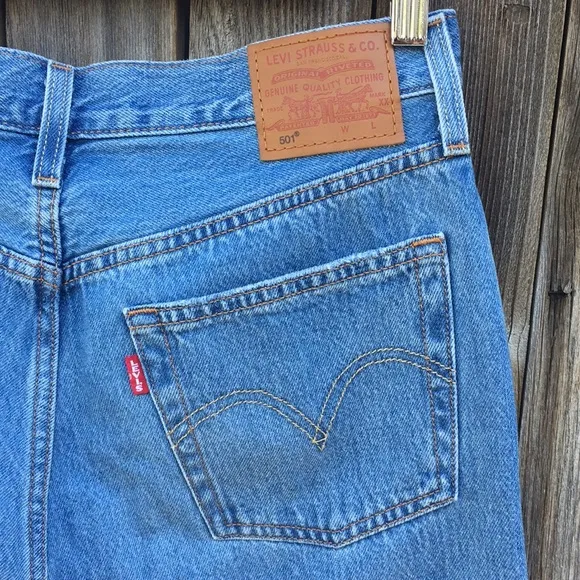 Levi’s 501 Original High Rise Straight Leg Distressed Crop Jean Sansome Blue 28