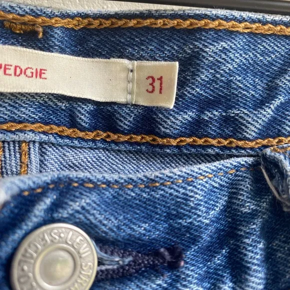 Levi’s Wedgie Icon Fit Jeans