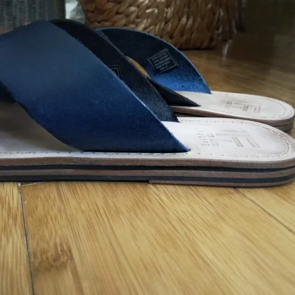 LF/ Life Leather Slides