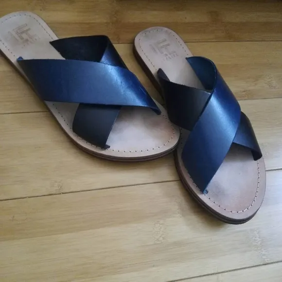 LF/ Life Leather Slides