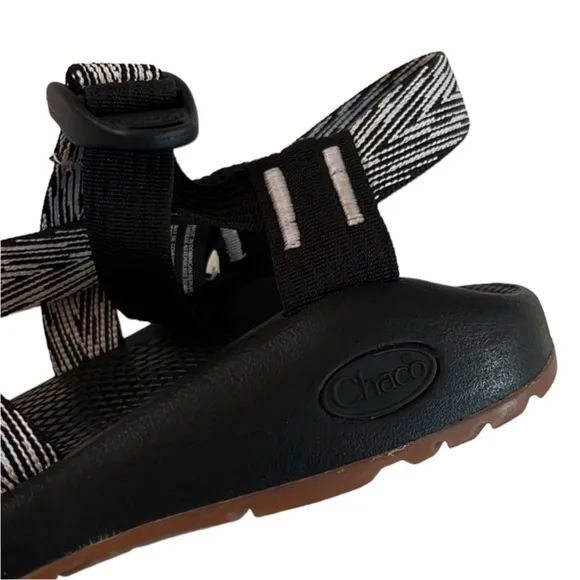 Like New Chaco Z/2 Classic Sandals Size 6