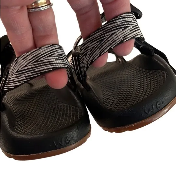 Like New Chaco Z/2 Classic Sandals Size 6