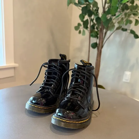 Like New Dr Martens Black Patent Leather Lace-Up Boots